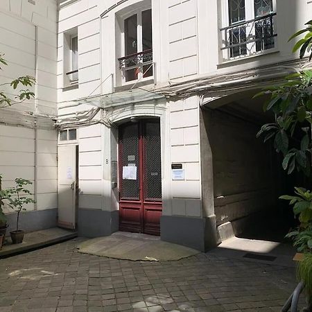 Appartement Haussmanannien Cosy - Republique Париж Экстерьер фото
